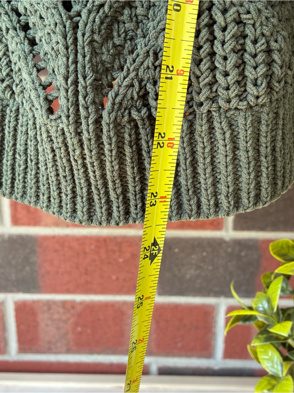 Olive Green Chunky Cable Knit
Ribbed Sweater Size Medium 90s
Preppy Academia - Picture 5 of 6